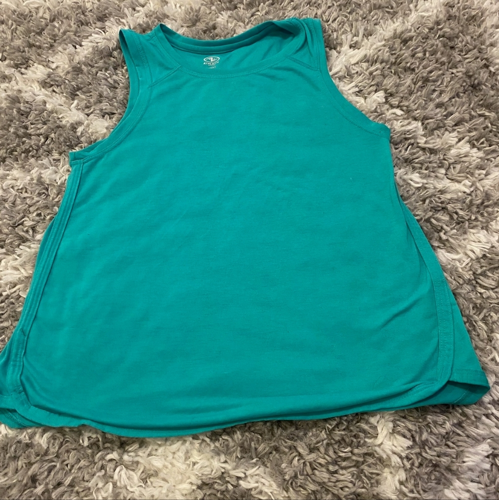 Athletic sleeveless tee